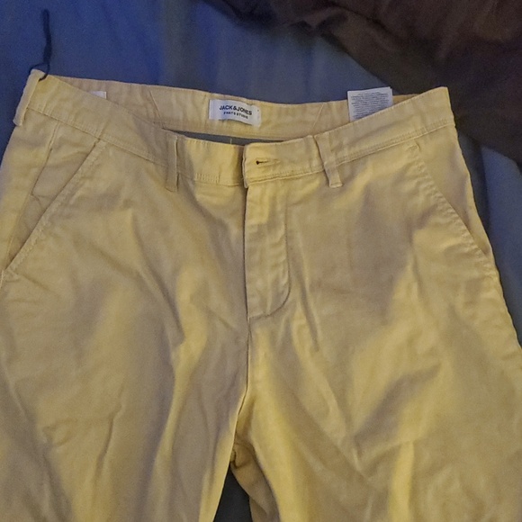 Size Medium - Picture 3 of 4